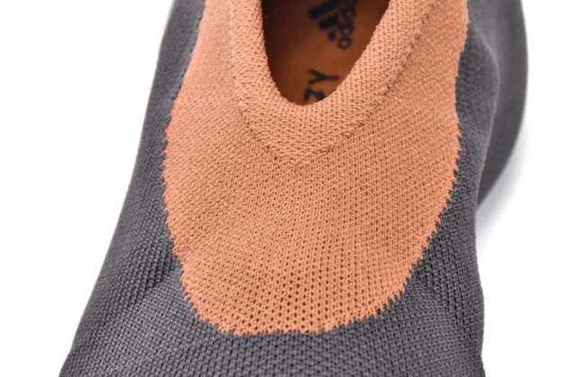 GY1759 Yeezy RNR Adidas Knit Carbon Stone 1104